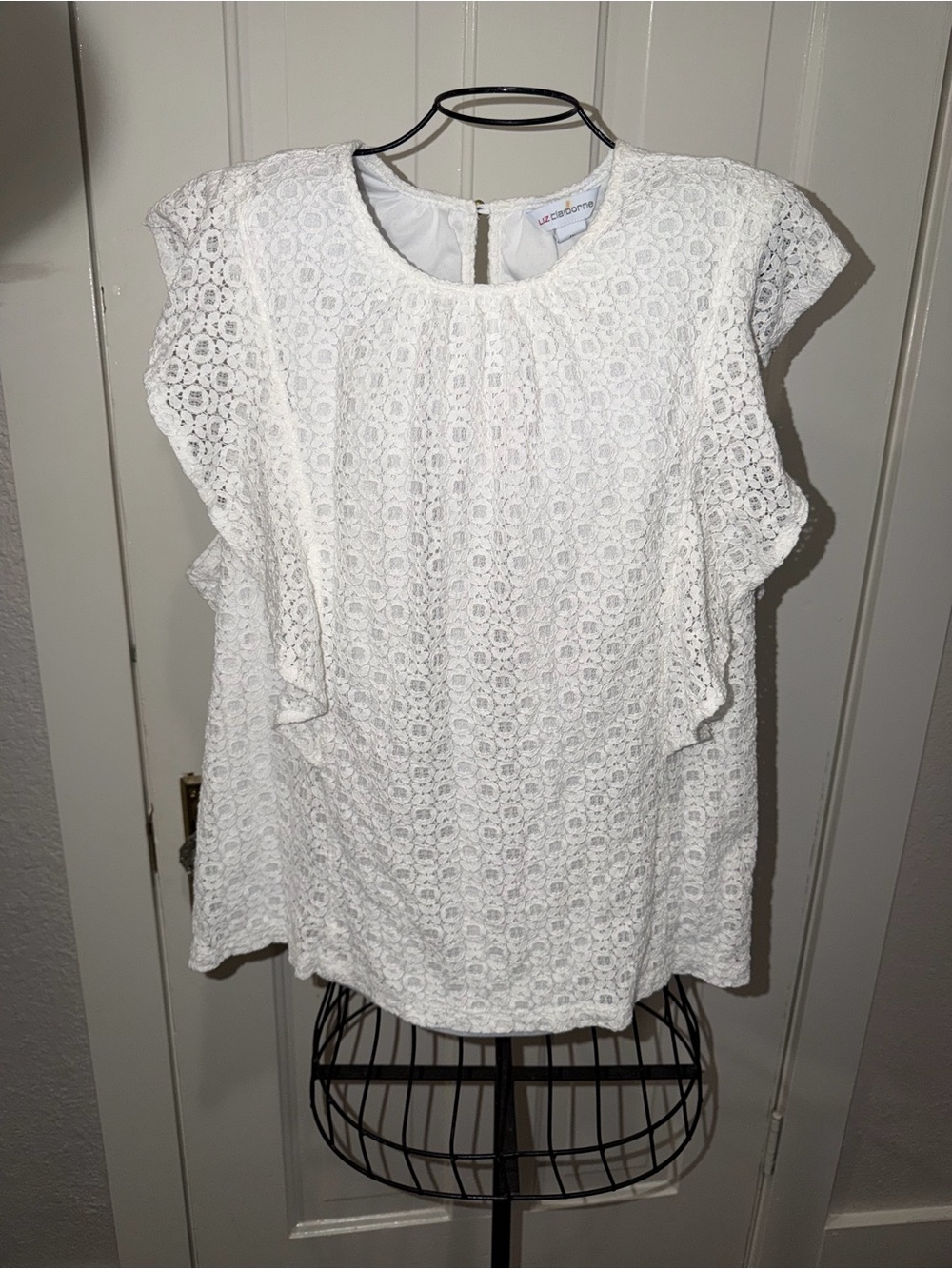 Liz Claiborne White Lace Ruffle Sleeve Blouse